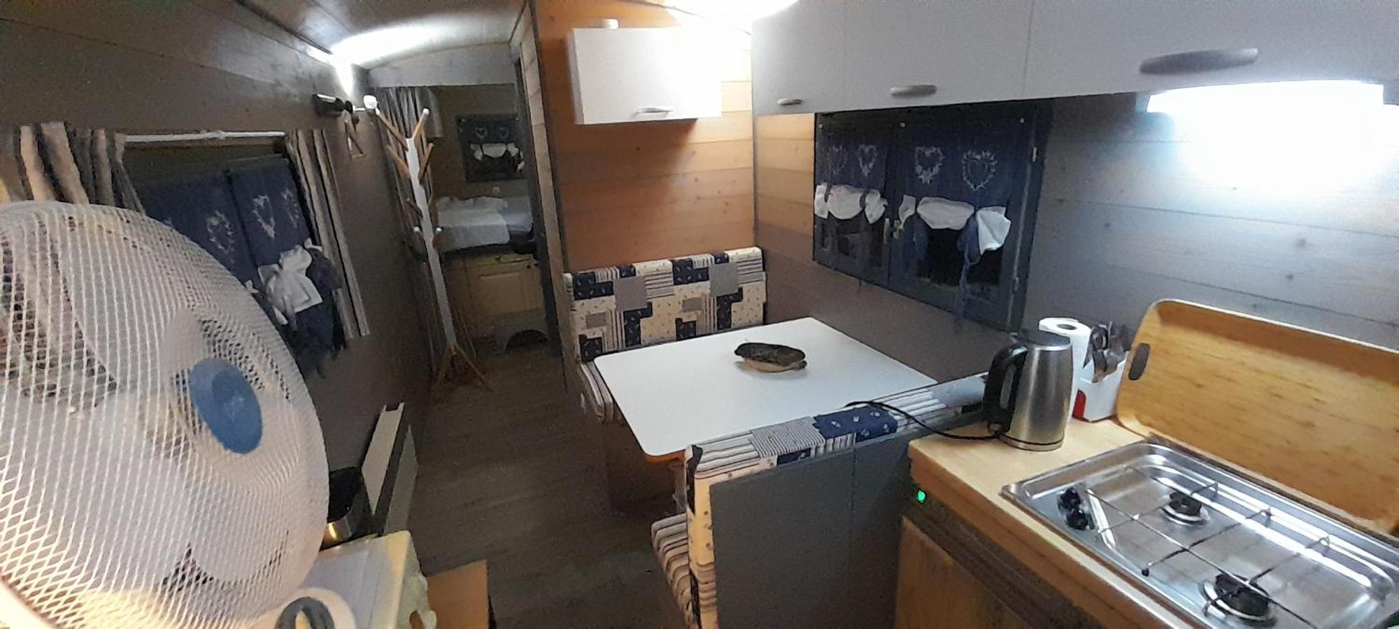 Location Type Gite, Chambre D'Hote, Meuble De Tourisme Dans Joli Petit Chalet Typique Et Ou Jolie Roulotte Type Boheme Waldighoffen Zewnętrze zdjęcie
