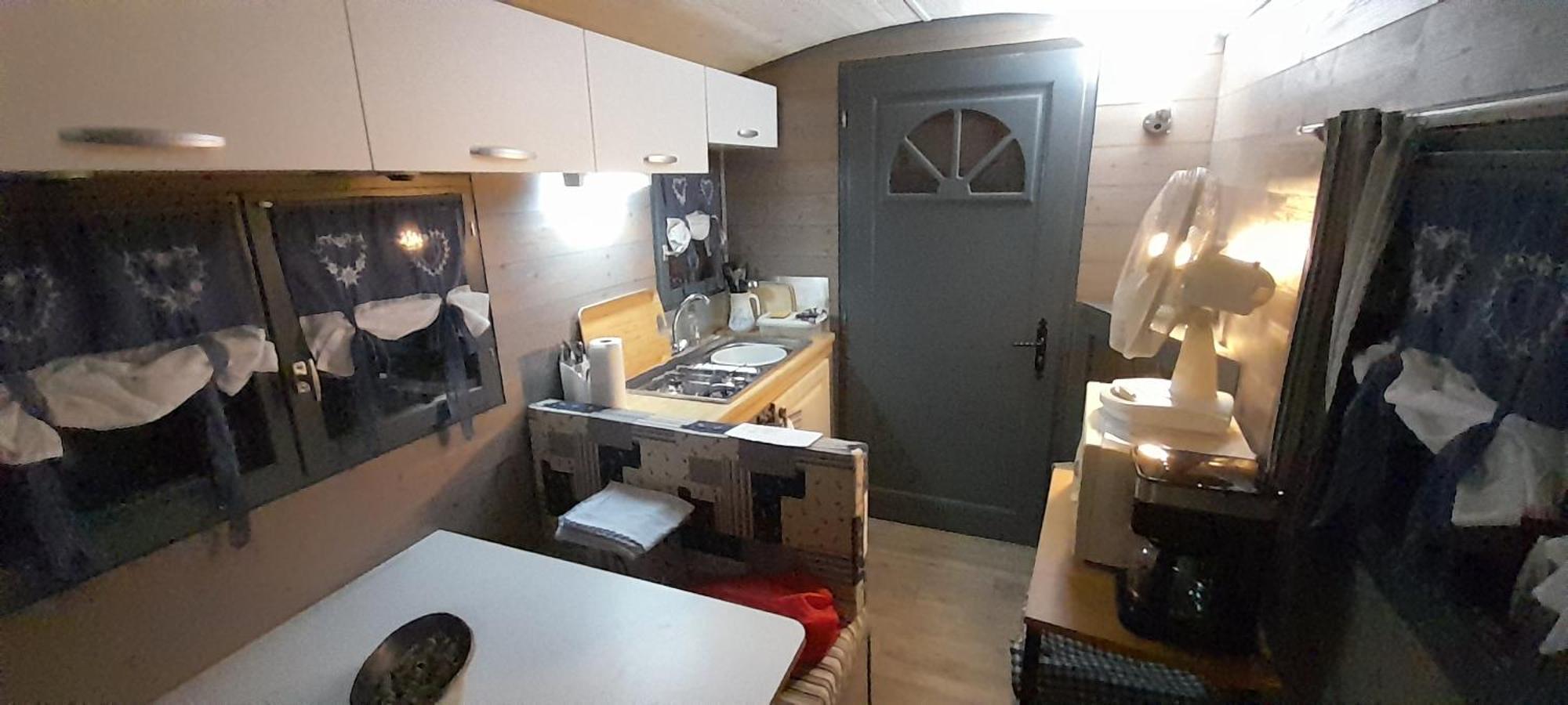 Location Type Gite, Chambre D'Hote, Meuble De Tourisme Dans Joli Petit Chalet Typique Et Ou Jolie Roulotte Type Boheme Waldighoffen Zewnętrze zdjęcie