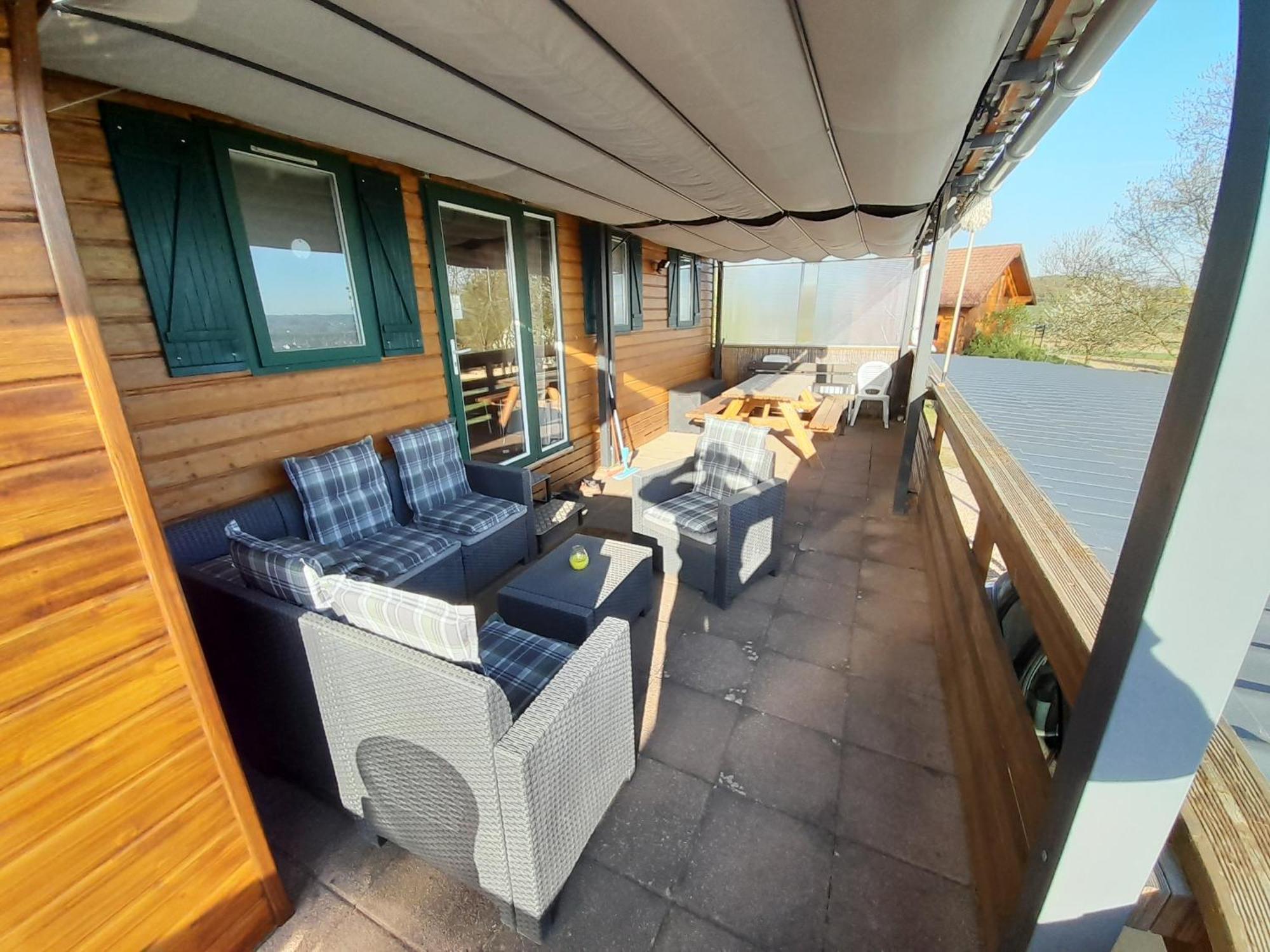 Location Type Gite, Chambre D'Hote, Meuble De Tourisme Dans Joli Petit Chalet Typique Et Ou Jolie Roulotte Type Boheme Waldighoffen Zewnętrze zdjęcie