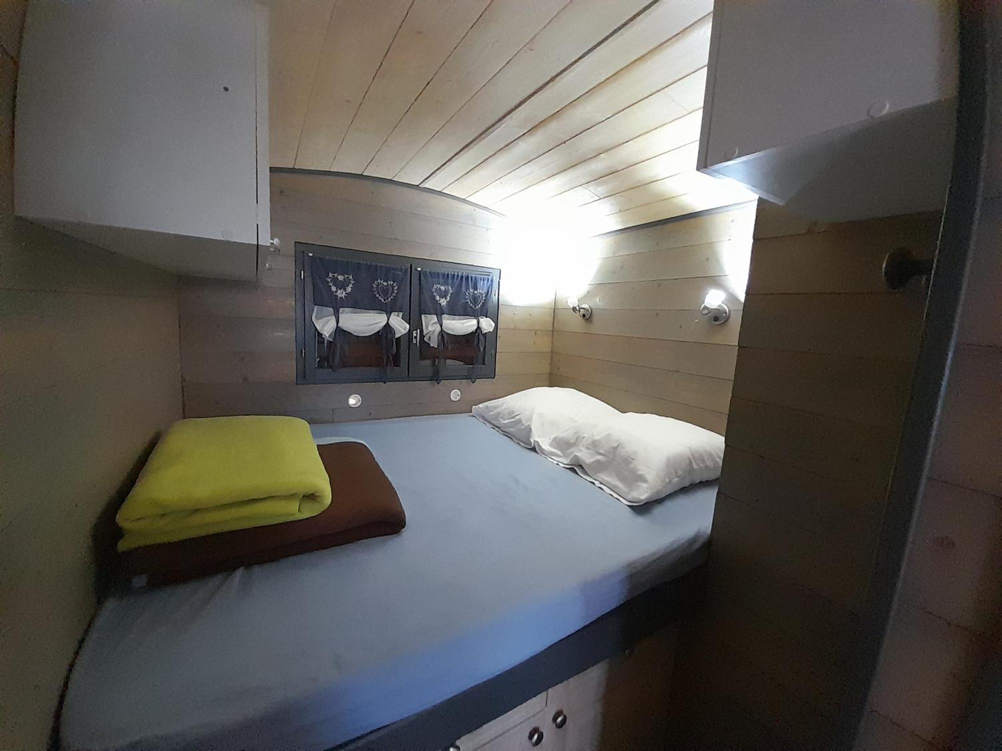 Location Type Gite, Chambre D'Hote, Meuble De Tourisme Dans Joli Petit Chalet Typique Et Ou Jolie Roulotte Type Boheme Waldighoffen Zewnętrze zdjęcie