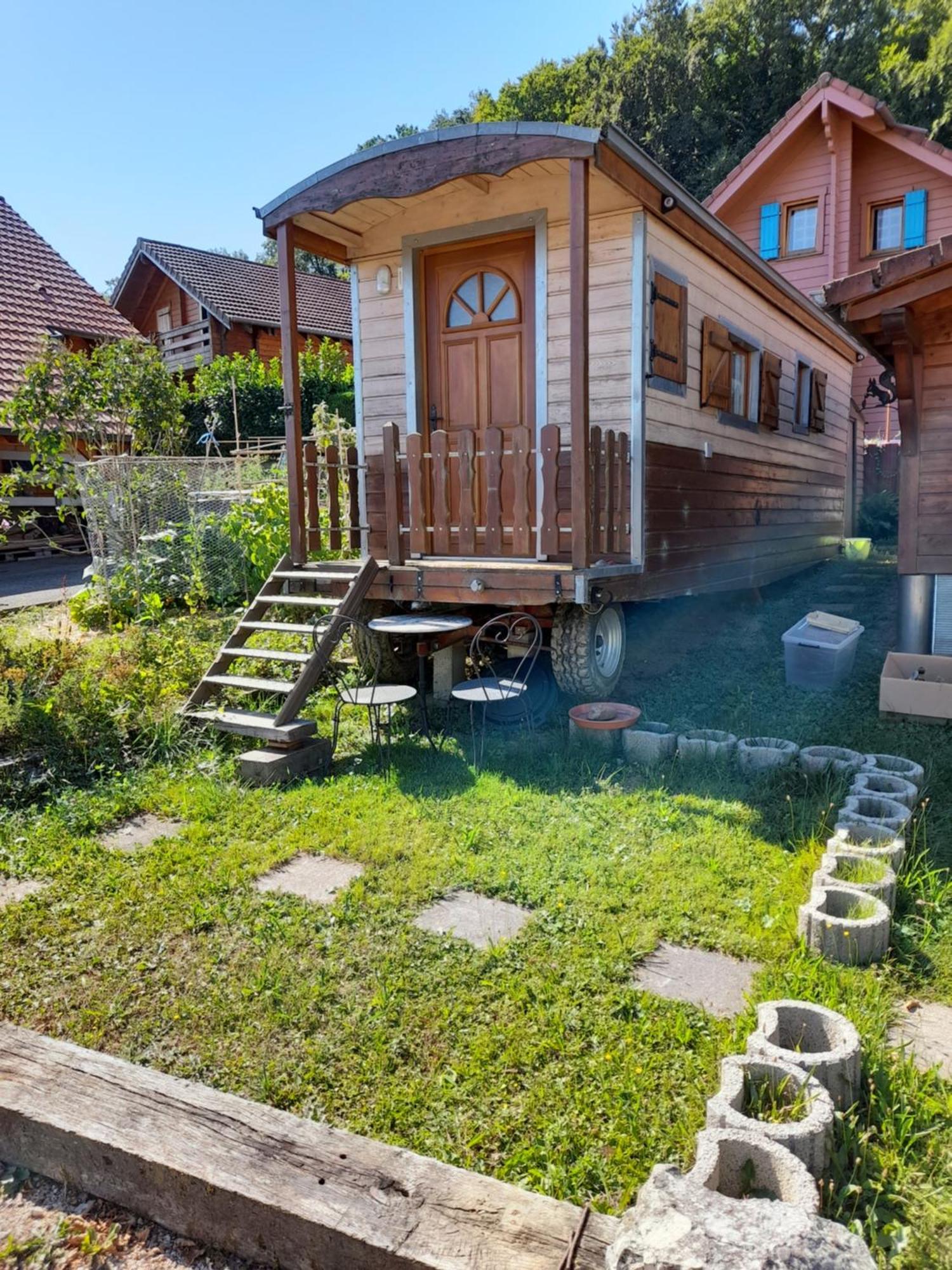 Location Type Gite, Chambre D'Hote, Meuble De Tourisme Dans Joli Petit Chalet Typique Et Ou Jolie Roulotte Type Boheme Waldighoffen Zewnętrze zdjęcie