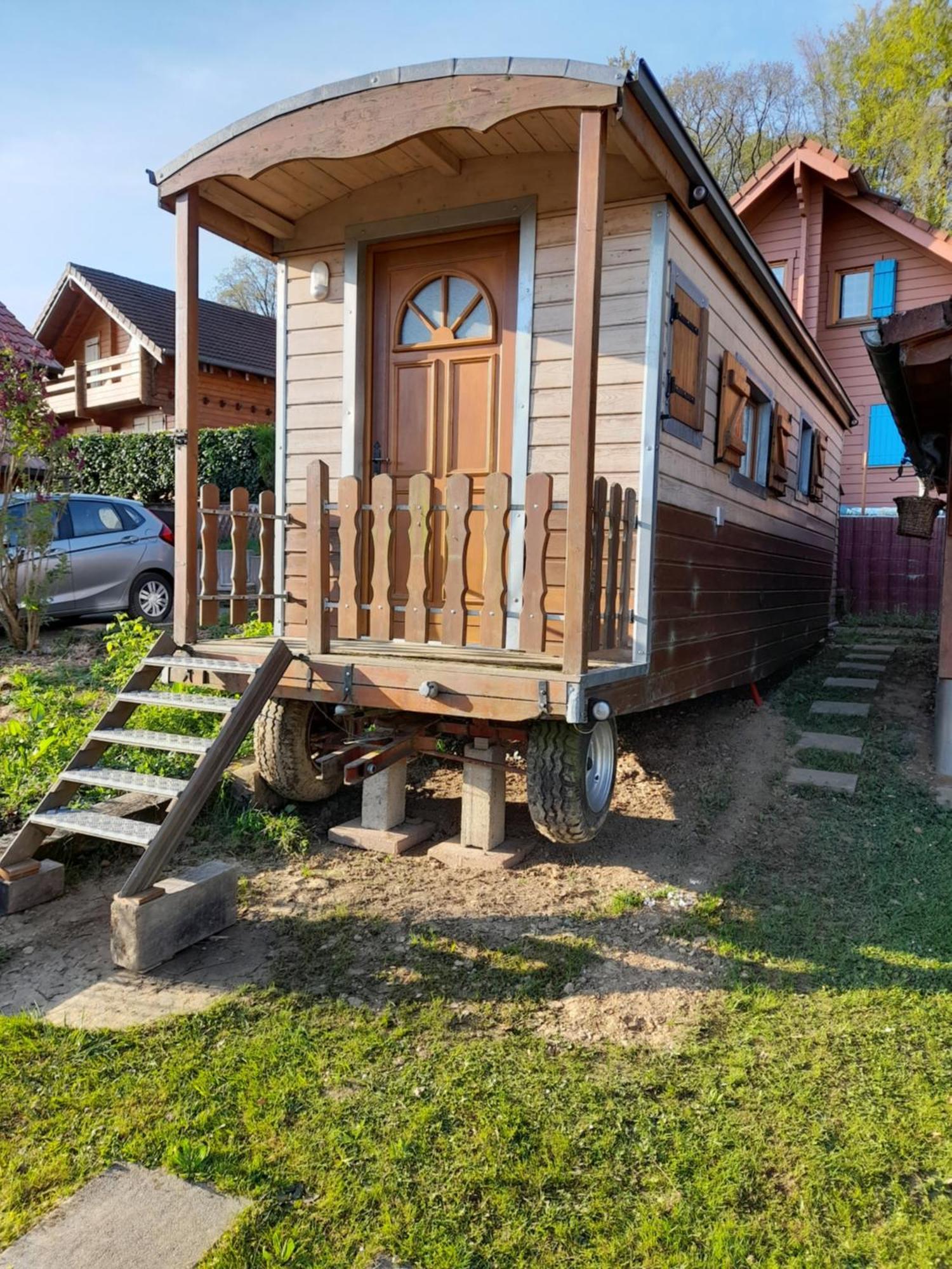 Location Type Gite, Chambre D'Hote, Meuble De Tourisme Dans Joli Petit Chalet Typique Et Ou Jolie Roulotte Type Boheme Waldighoffen Zewnętrze zdjęcie
