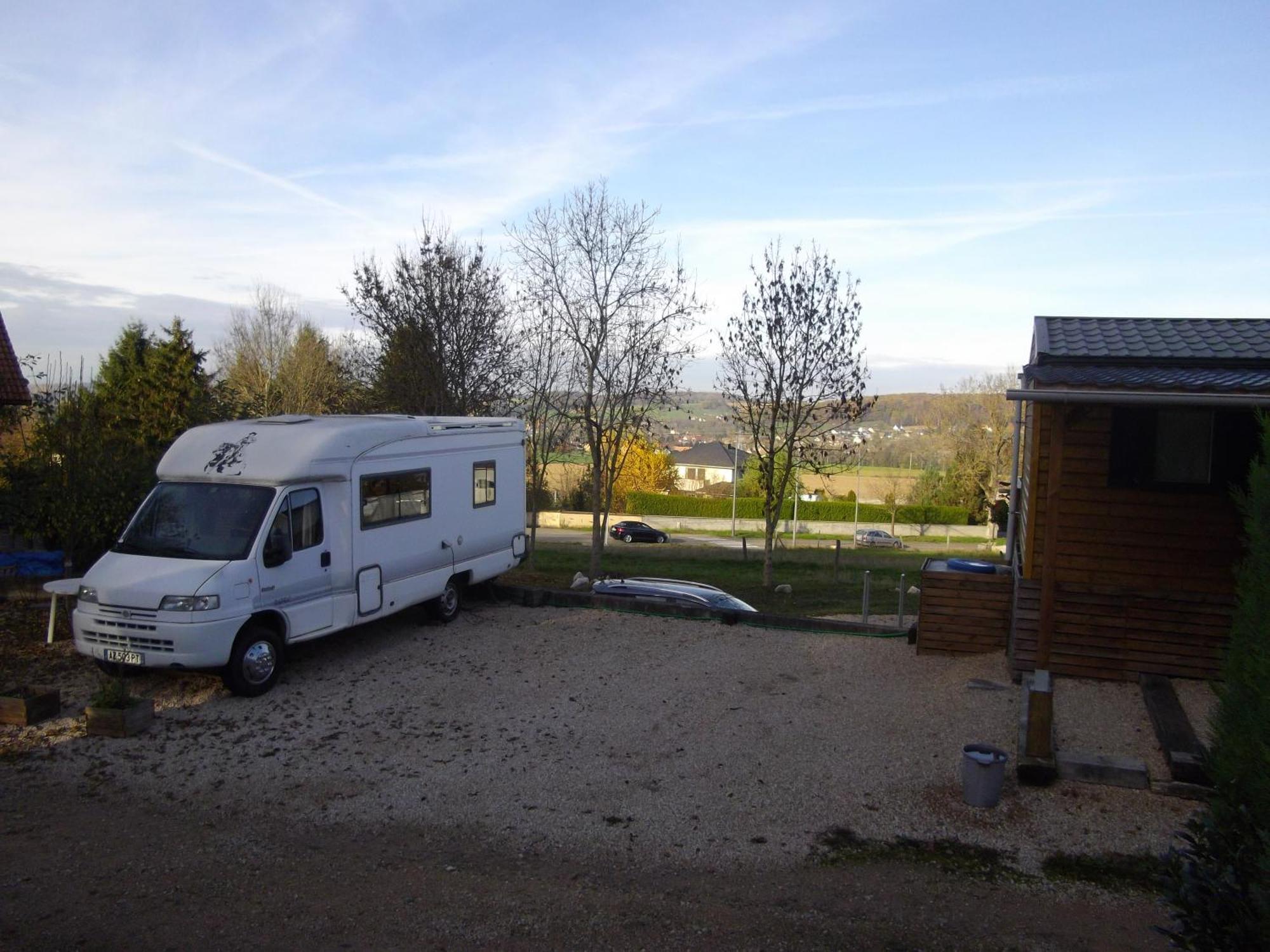 Location Type Gite, Chambre D'Hote, Meuble De Tourisme Dans Joli Petit Chalet Typique Et Ou Jolie Roulotte Type Boheme Waldighoffen Zewnętrze zdjęcie